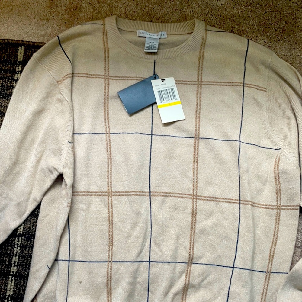 Geoffrey Beene Light Sweater Medium NWT